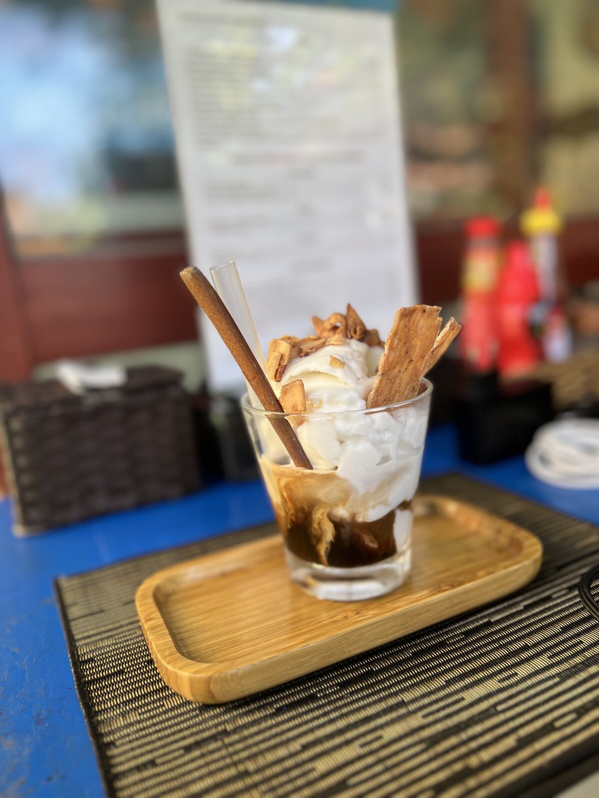 Coconut Coffee in einem Café in Vietnam